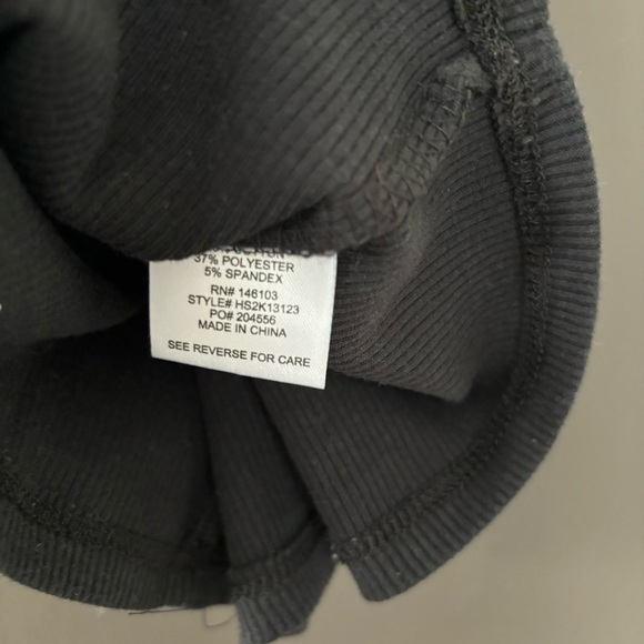 “Peace” Black Strappy Daisy Cropped Embroidered Tank Top - Picture 5 of 5